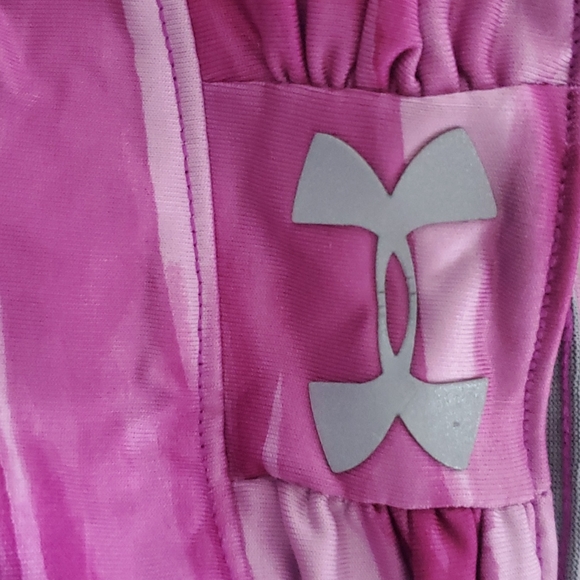 Women's UNDER ARMOUR Coldgear Infrared Magenta Shock Beanie - Picture 4 of 7